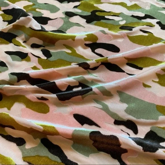 Free People We the Free Blouse Small Pink Green Teddy Velvet Camouflage Top Camo - Picture 4 of 6